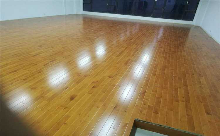 專業的體育館實木地板怎么翻新