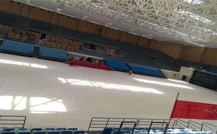 橡膠木排球館木地板怎么翻新