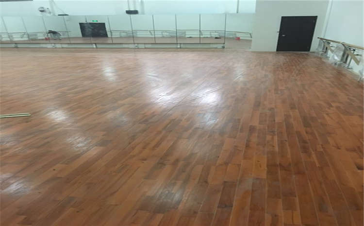 指接板風雨操場地板品牌廠**