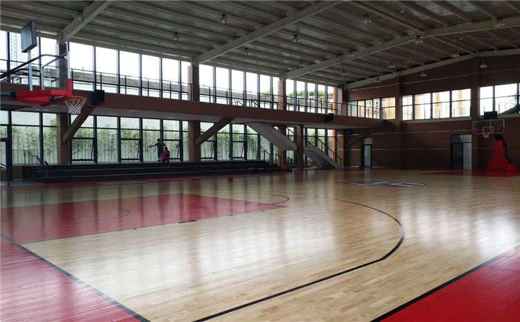 楓樺木籃球場實木地板怎么保養？